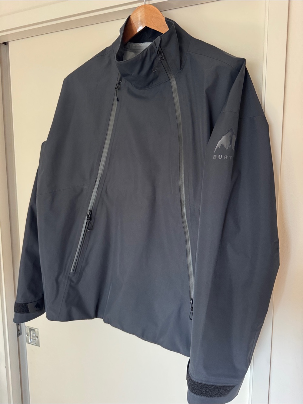 Burton Men's Black Gray Performance Shell Jacket Pull Over, baggy /boxy fit